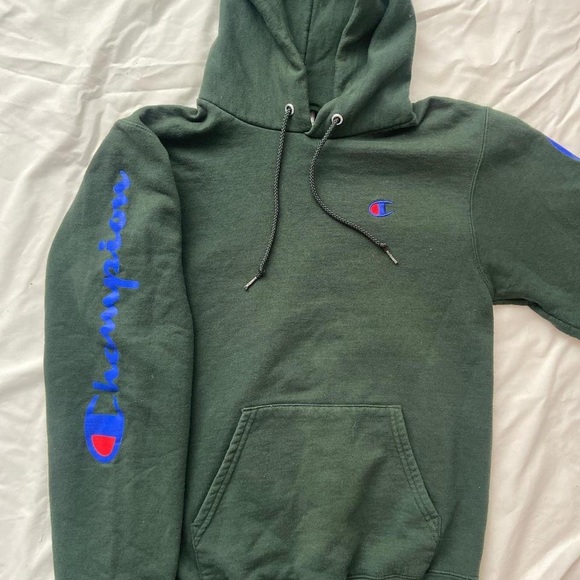 Champion Tops - champion sweatshirt